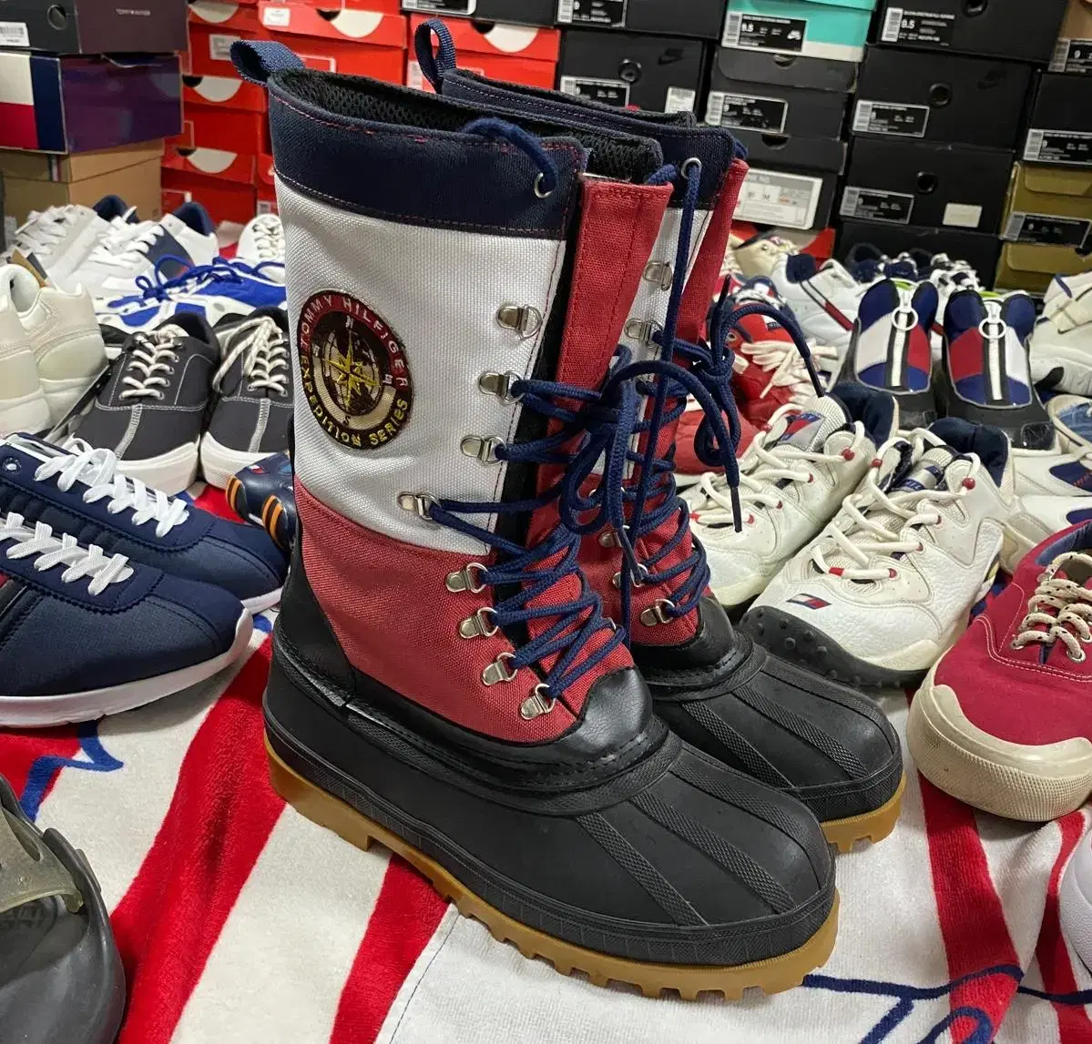 Tommy hilfiger 2024 expedition boots